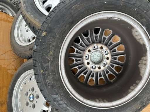 車のパーツ タイヤ、ホイール