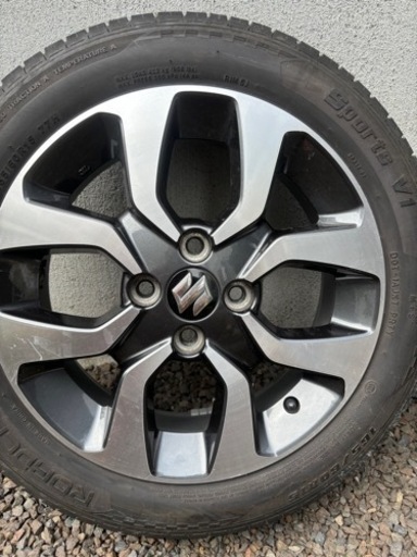 車のパーツ タイヤ、ホイール