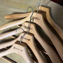 高級ウッドハンガーの画像