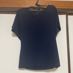紺色薄手Tシャツ