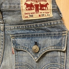 値下げ　リーバイス　702 クロップドパンツの画像