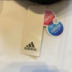 新品未使用 adidas バケットハットの画像