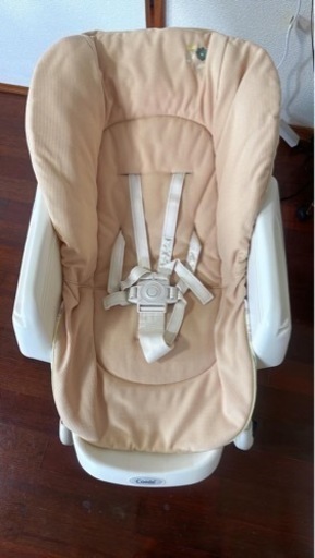 combi ネムリラ　ハイローチェア