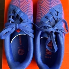 adidasサッカーシューズ　22.5
