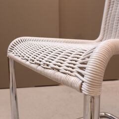 ACTUS(アクタス)取り扱いのブランドTECTA(テクタ)社のB20 チェア。ジャン・プルーヴェ デザイン、カンティレバータイプのダイニングチェアーは座り心地も良くシンプルでモダンな椅子です。の画像