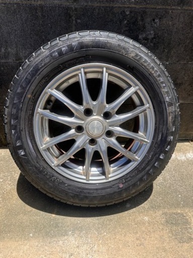 車のパーツ タイヤ、ホイール