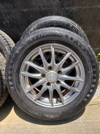 車のパーツ タイヤ、ホイール