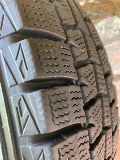 DUNLOPスタッドレスタイヤ　165/70R14 アルミホイル付き