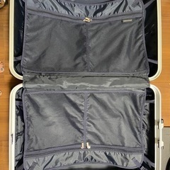 キャリーケース
の画像