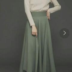 アーバンリサーチ　イレギュラーヘムフレアスカートの画像