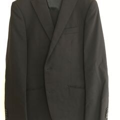 冠婚葬祭やオフィスで使える便利なブラックスーツ