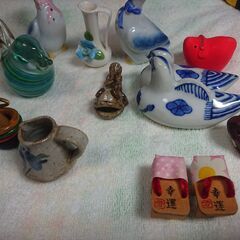 ①小物　置物　飾り物　ずっと飾り棚にあった物の画像
