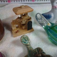 ①小物　置物　飾り物　ずっと飾り棚にあった物の画像