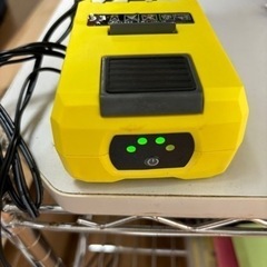 値下げしました！！へッジトリマー草刈り機 電動コードレス充電式 18V 高枝切りバサミの画像