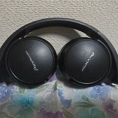 ワイヤレスヘッドホンPioneerの画像