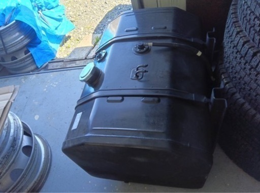 ISUZU 燃料タンク 300リッター