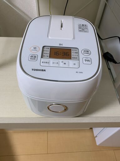 炊飯器　東芝3合炊き　RC-5XL　0.54L　2021年製　ホワイト