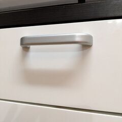 キッチンキャビネット　食器棚の画像