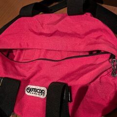 OUTDOOR ピンクのバッグ　別出品のリュック同時購入でお値引きしますの画像