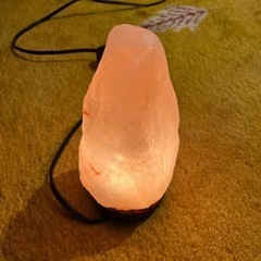 ヒマラヤ岩塩ランプ　ライト家具 照明器具の画像