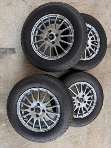 車のパーツ タイヤ、ホイール