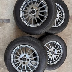 車のパーツ タイヤ、ホイール