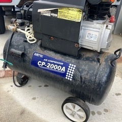 コンプレッサー100v