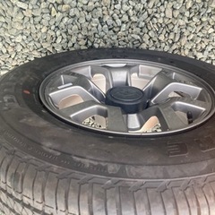 車のパーツ タイヤ、ホイールの画像