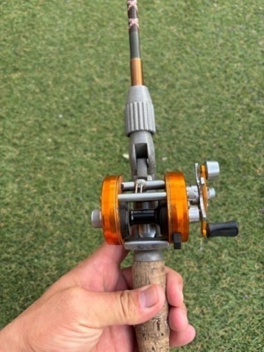 アブガルシア・2500・サンセットオレンジ