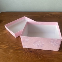紙箱 270個　ピンクの和紙 花柄の透かしの画像