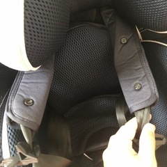 チャイルドシートとベビーベッドの画像
