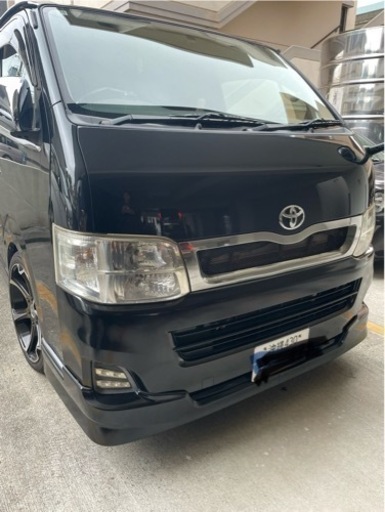 トヨタ　ハイエース　黒
