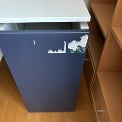 終了しました　デスク、イス、ライト無料の画像