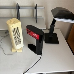 終了しました　デスク、イス、ライト無料の画像