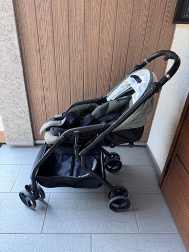 アップリカ AB型ベビーカー ルンルンコンパクト トイザらス限定
