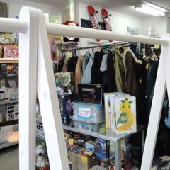 フレンチカントリー調 ハンガーラック 折りたたみ可 幅92×奥52×高154cm 衣類 収納 家具 札幌市 中央区 南12条の画像
