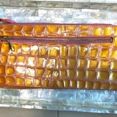 オレンジ色の財布(カードケース)