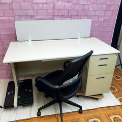 【コレ見て！オフィス家具】A スチール事務デスク デスクトップパ...