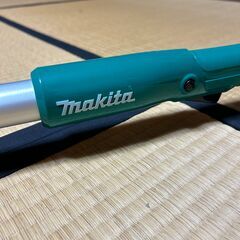 【新品】Makita(マキタ) 充電式 10.8V ポールバリカン MUN300LDZ 本体のみ（バッテリ、充電器別) ※飯田市近郊 直接引取り可能な方限定です。の画像