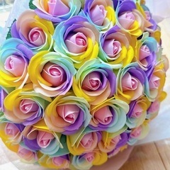 ソープフラワー　レインボー薔薇　花束