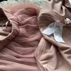 (決まりました)服/トップス2枚・earthチュールスカート3点セットの画像
