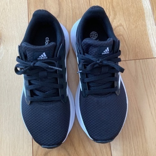 adidasスニーカー23センチ