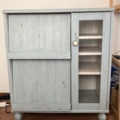 東海家具 Windsor ウィンザー コンソールキャビネット 本物の家具 TOKAIKAGU(東海家具)のWindsor(ウィンザー)コンソールキャビネットです