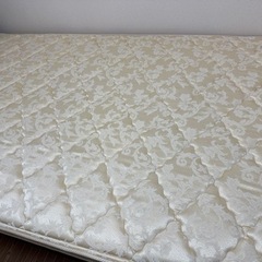 【6月24日〜25日限定取引】セミダブル　超美品マットレスとベッドフレームセット　の画像