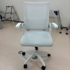 オフィスチェア 白 
椅子