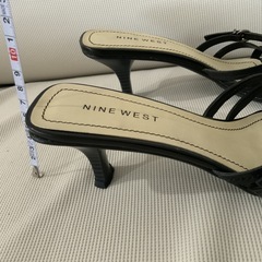 NINE WEST サンダルの画像