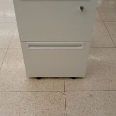 ★ジモティ割あり★  キャビネット　 クリーム H60.5×D5...