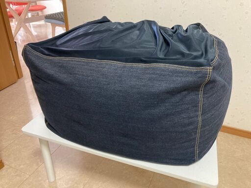 無印良品　ビーズクッション　体にフィットするソファ　デニムカバー