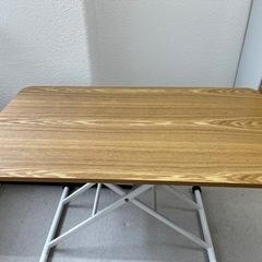 高さ調整可！！木目のおしゃれなテーブルの画像