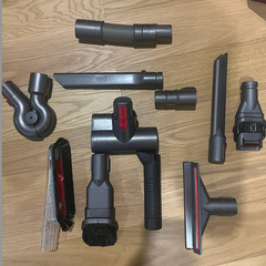 台座、アタッチメント込み、ダイソン掃除機の画像